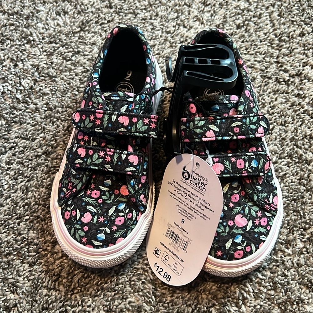 Toddler sneakers. NWT.